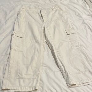 Universal Thread Off-White cropped Cargo Pants